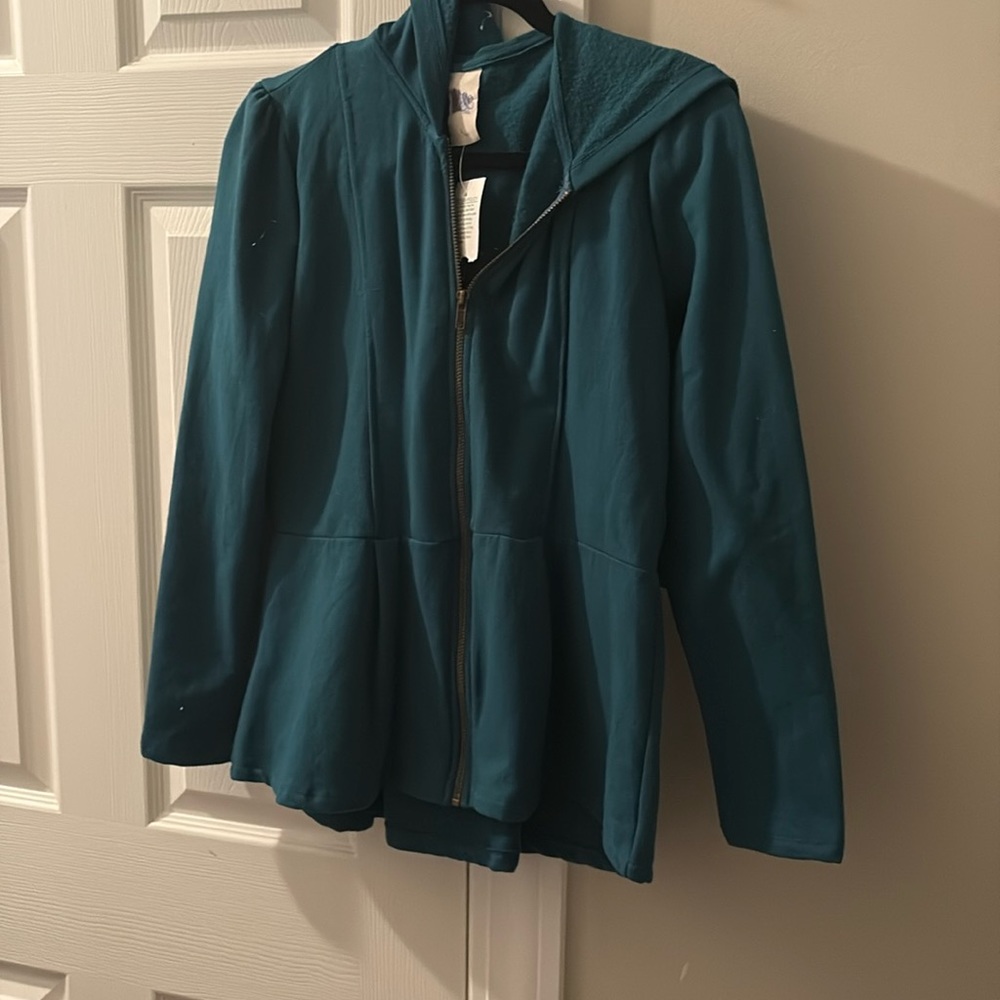 NWTS sweet green hoodie zipper front large smoke & pet free home